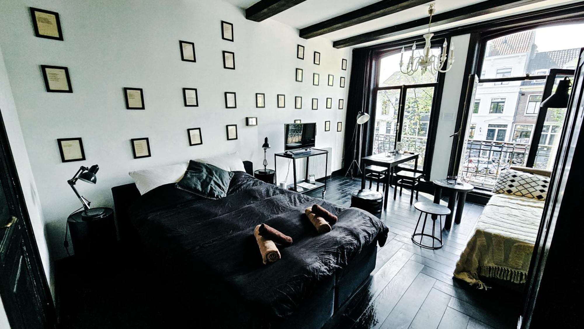 The Black Beauty Private Studio With Canal View From 1799 Amsterdam Dış mekan fotoğraf