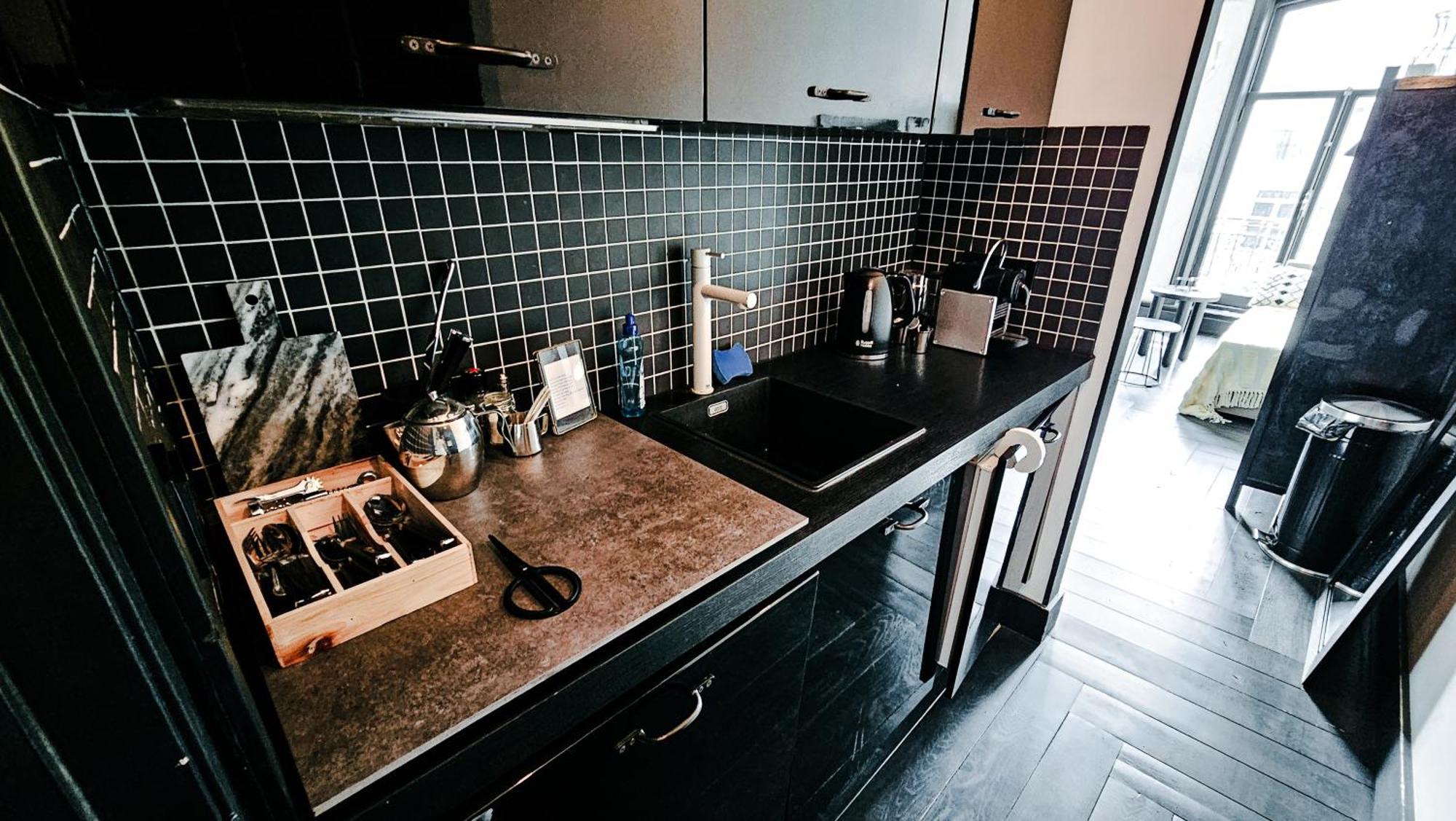 The Black Beauty Private Studio With Canal View From 1799 Amsterdam Dış mekan fotoğraf