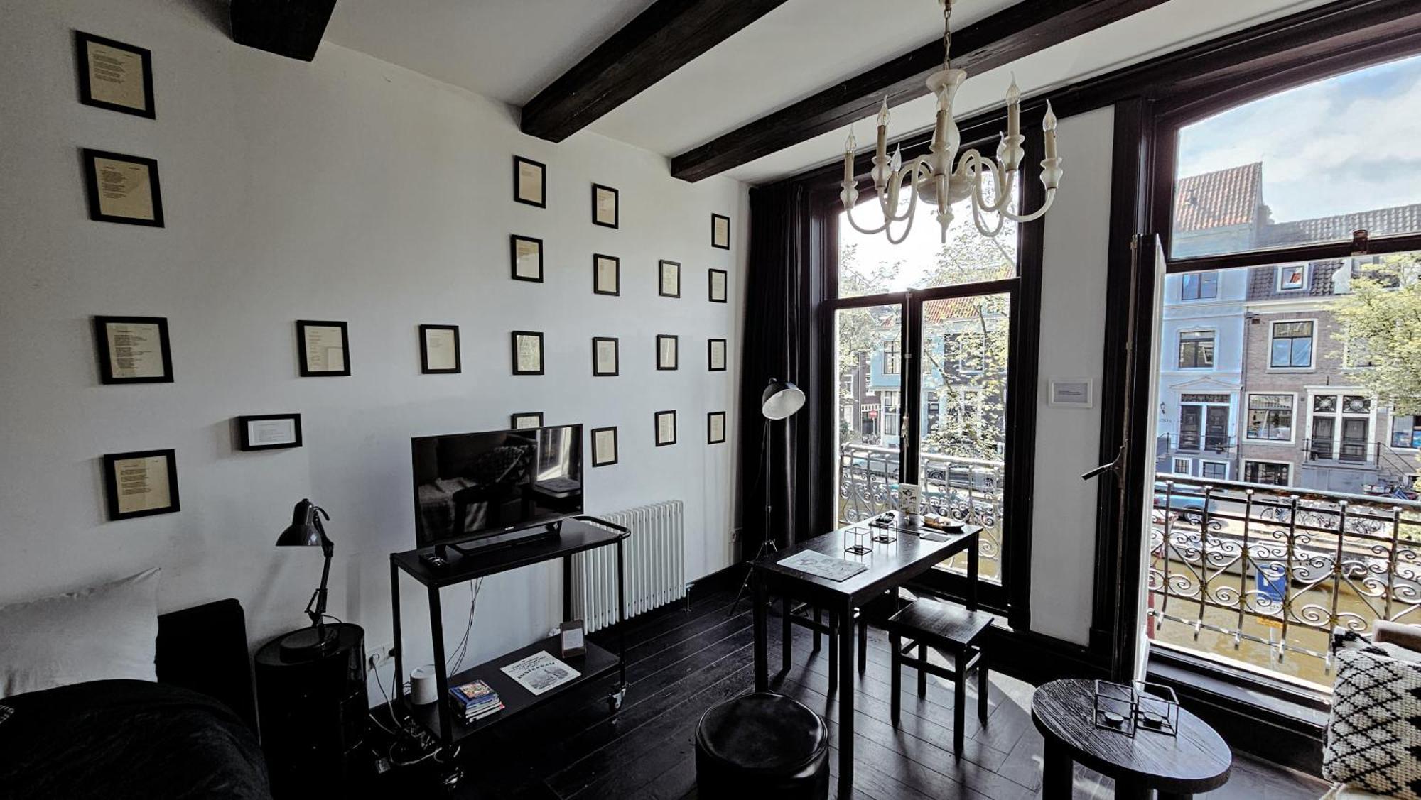 The Black Beauty Private Studio With Canal View From 1799 Amsterdam Dış mekan fotoğraf